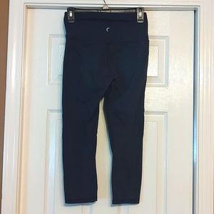 Zyia navy Capri leggings